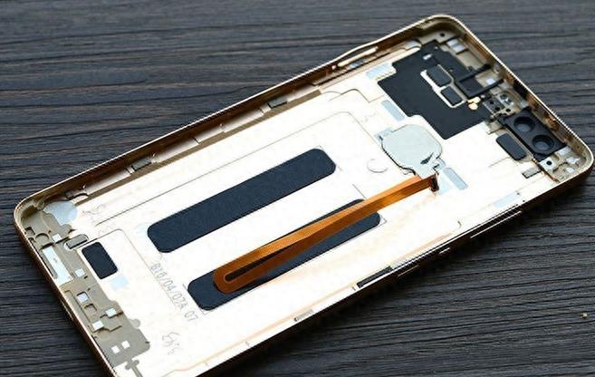 华为荣耀V8拆解各方面都很到位