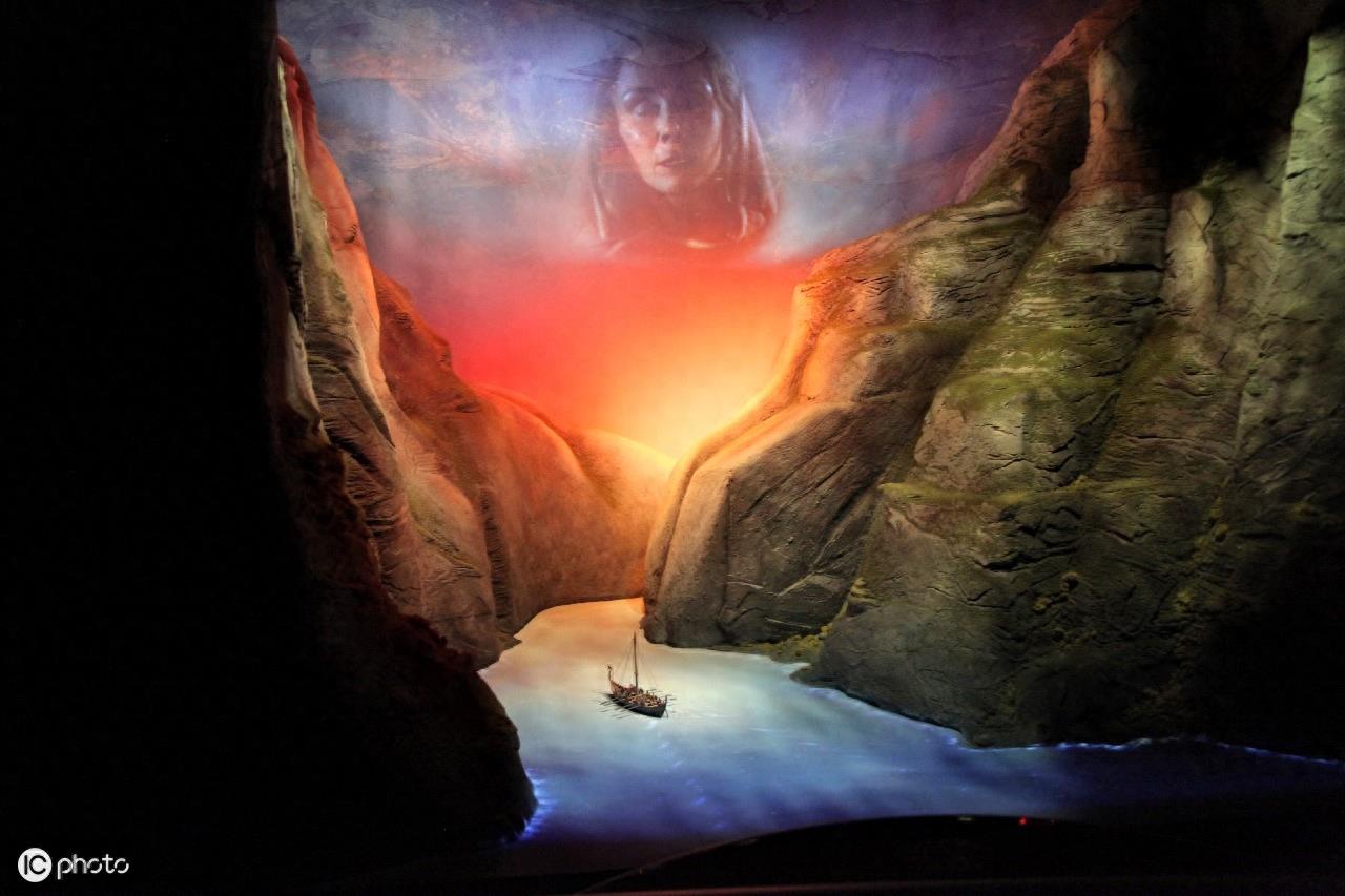 维京人(古挪威语：víkingar)，别称北欧海盗