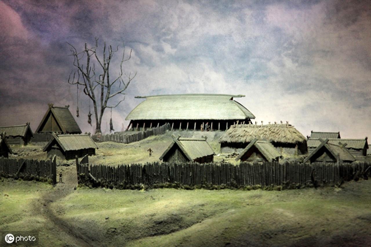 维京人(古挪威语：víkingar)，别称北欧海盗