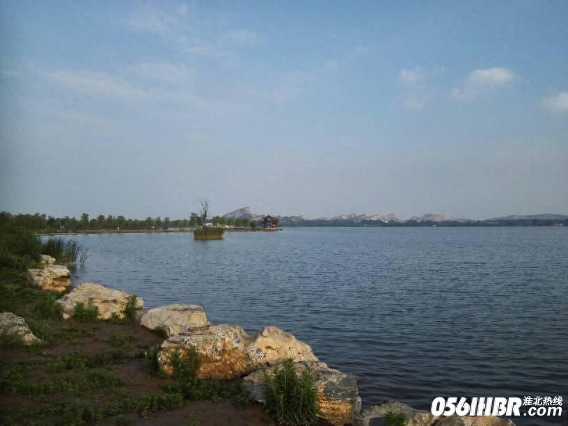 淮北南湖公园波光粼粼 风景秀美 夏日的休闲好去处