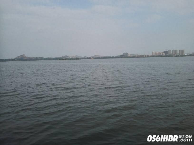 淮北南湖公园波光粼粼 风景秀美 夏日的休闲好去处