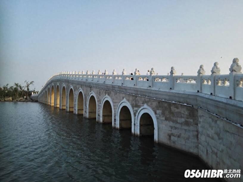 淮北南湖公园波光粼粼 风景秀美 夏日的休闲好去处