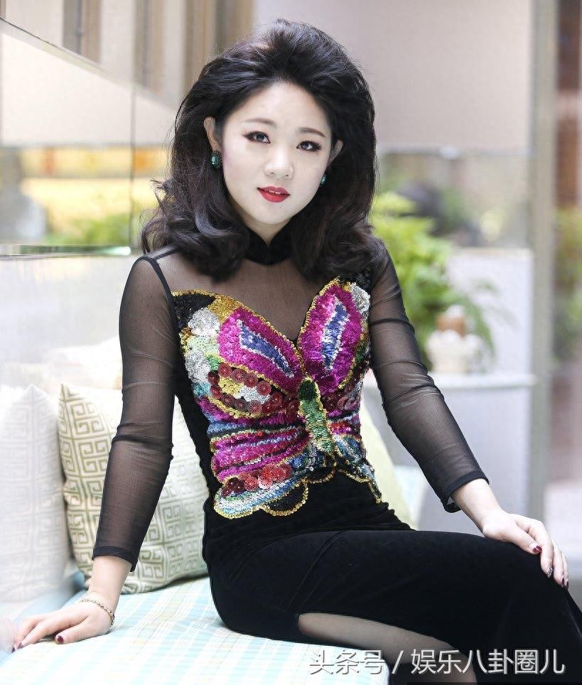 简直就是糟蹋!邓丽君模仿者造型辣眼睛,风尘味太浓了