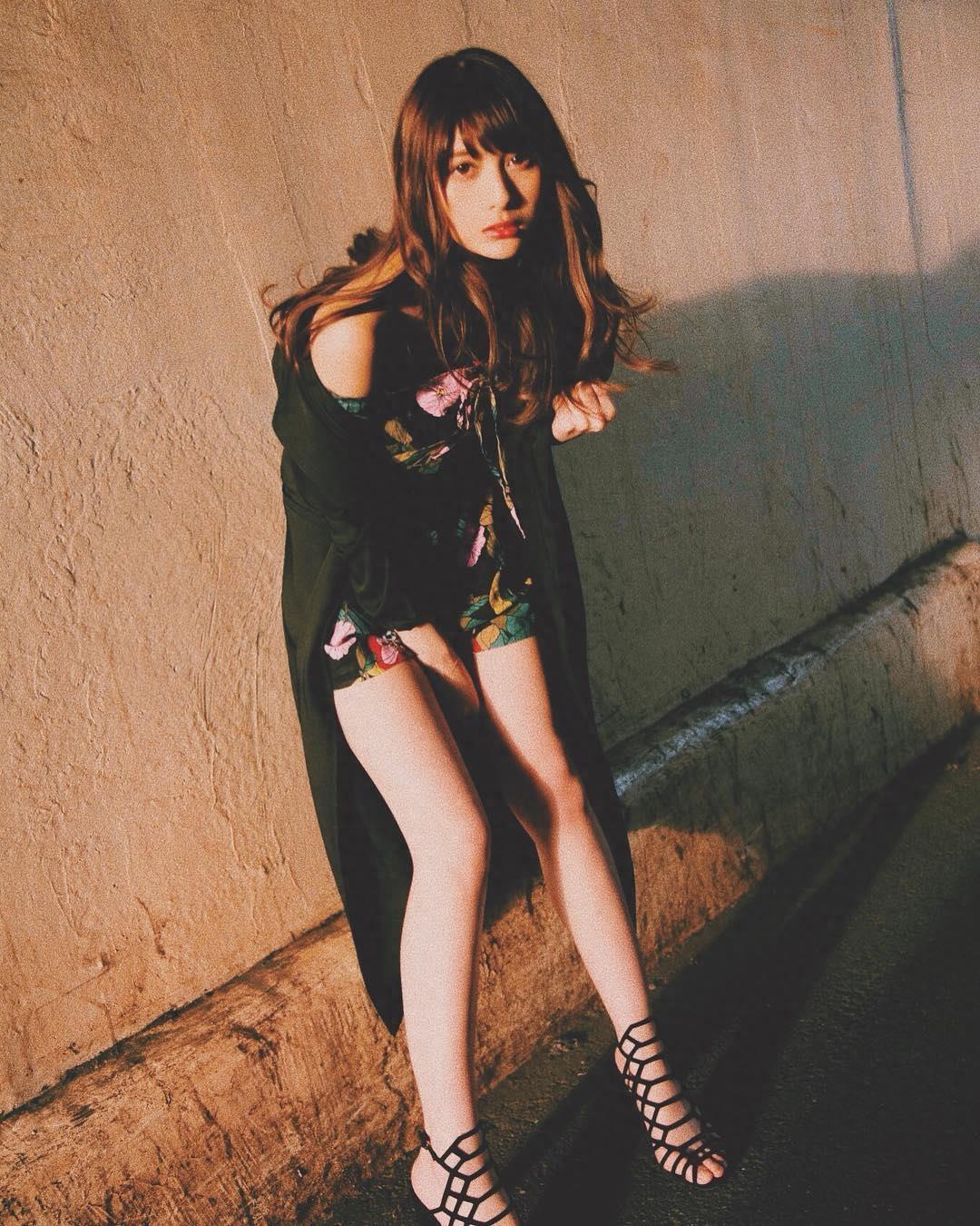 日菲混血的模特芽衣,只21岁好年轻,被誉为下一个Leah Dizon