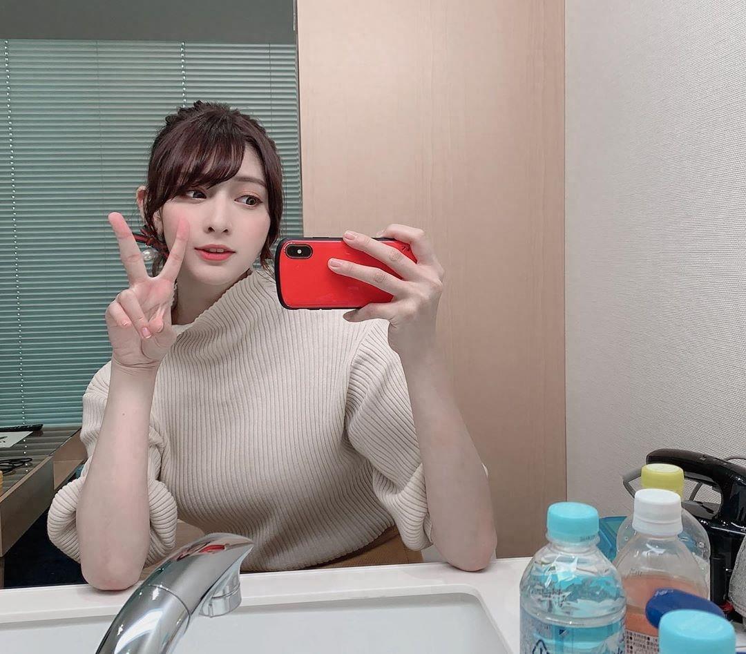 日菲混血的模特芽衣,只21岁好年轻,被誉为下一个Leah Dizon