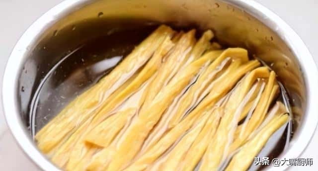 干腐竹快速泡发的方法（5分钟快速泡腐竹小窍门）