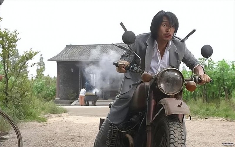 元华元秋什么关系（息影18年的元秋被周星驰请出山）