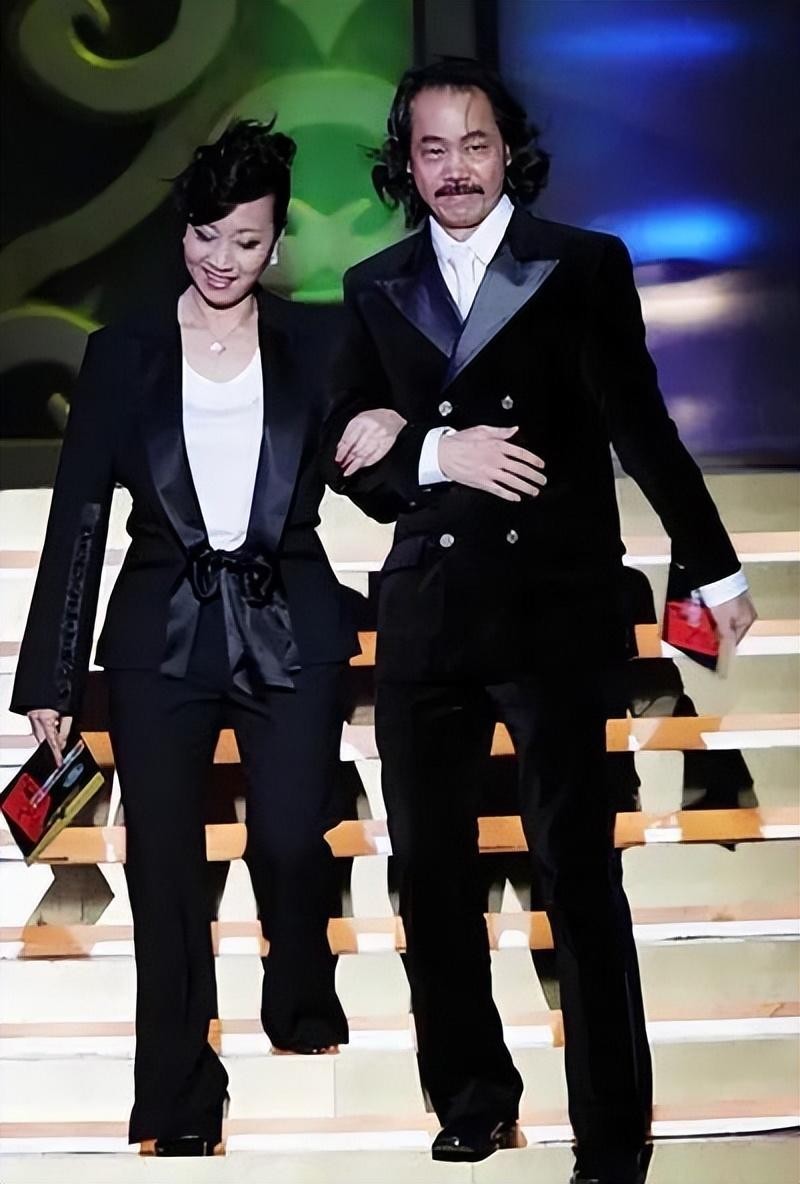 元华元秋什么关系（息影18年的元秋被周星驰请出山）