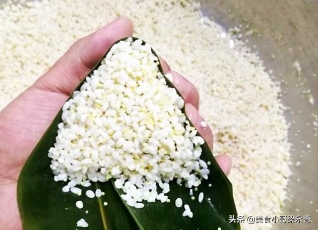 怎么做粽子（9个步骤教会你包出好看的粽子）
