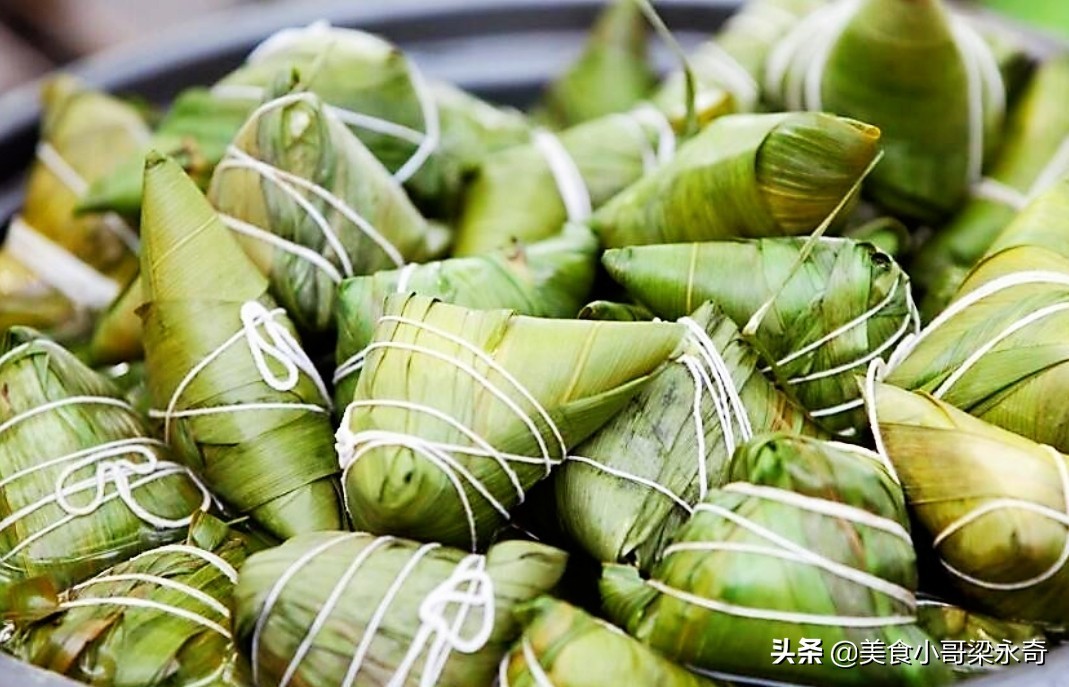 怎么做粽子（9个步骤教会你包出好看的粽子）