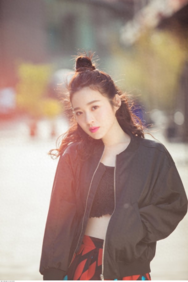 组图:新一任“晶女郎”蔡洁