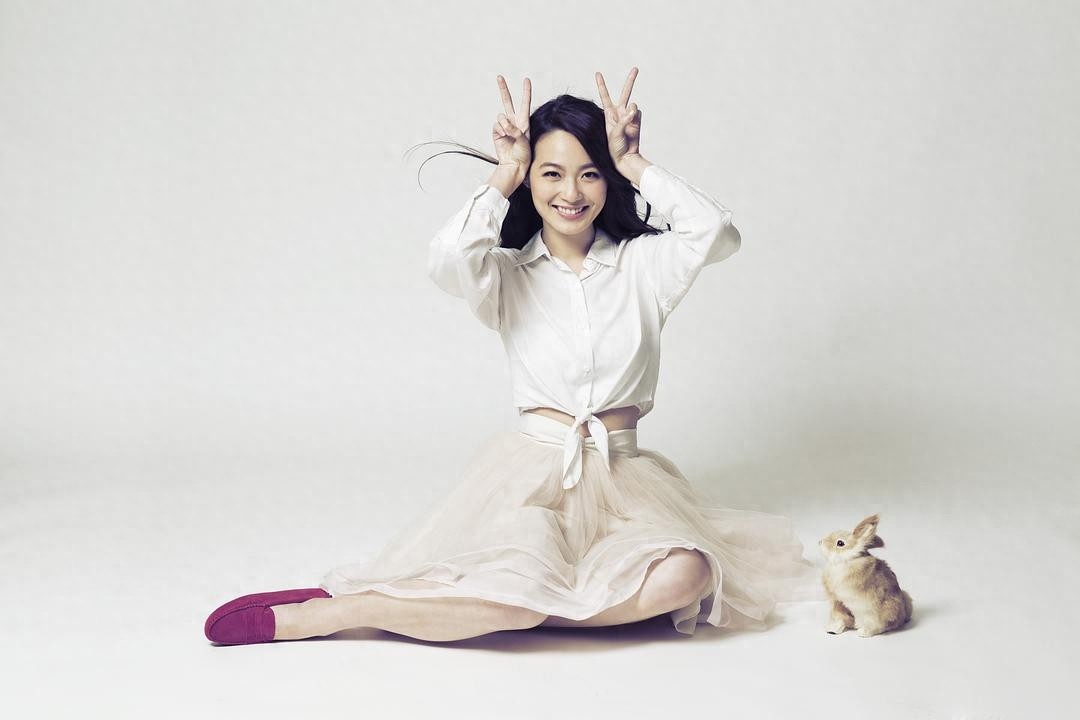 组图:新一任“晶女郎”蔡洁