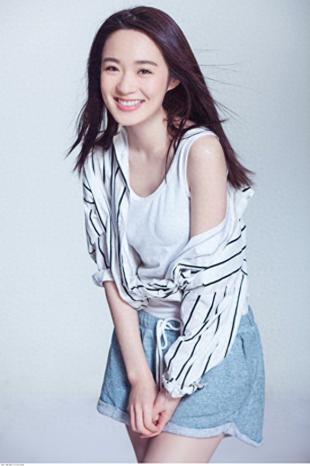 组图:新一任“晶女郎”蔡洁