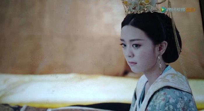 宇文赟重病身亡，杨丽华痛心疾首，与杨坚大吵一架