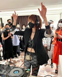 ​歌唱家张曼玉多大岁数（57岁张曼玉生活和感情现状介绍）