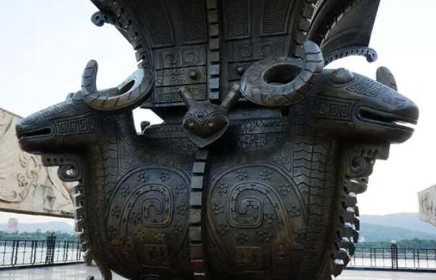 四羊方尊是哪个朝代的,四羊方尊象征着什么意义