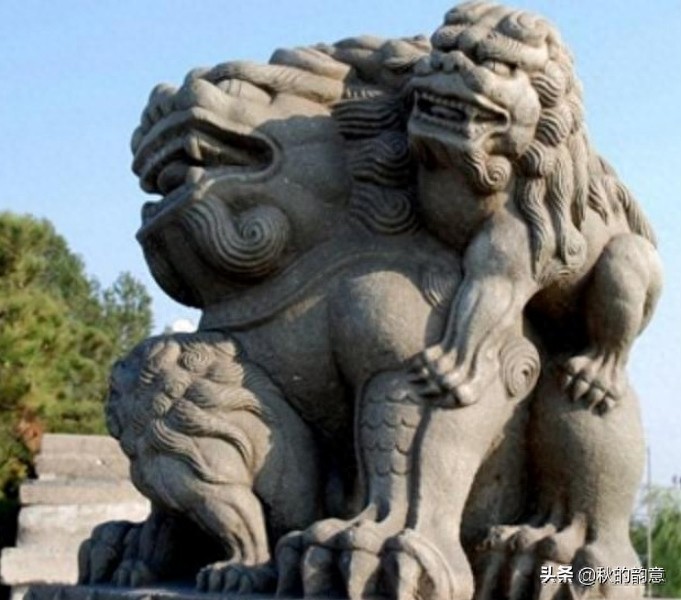 北京卢沟桥，全长266.5米，是北京市现存最古老的石造联拱桥