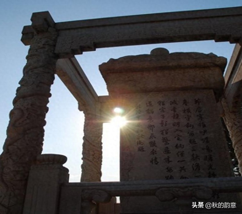 北京卢沟桥，全长266.5米，是北京市现存最古老的石造联拱桥