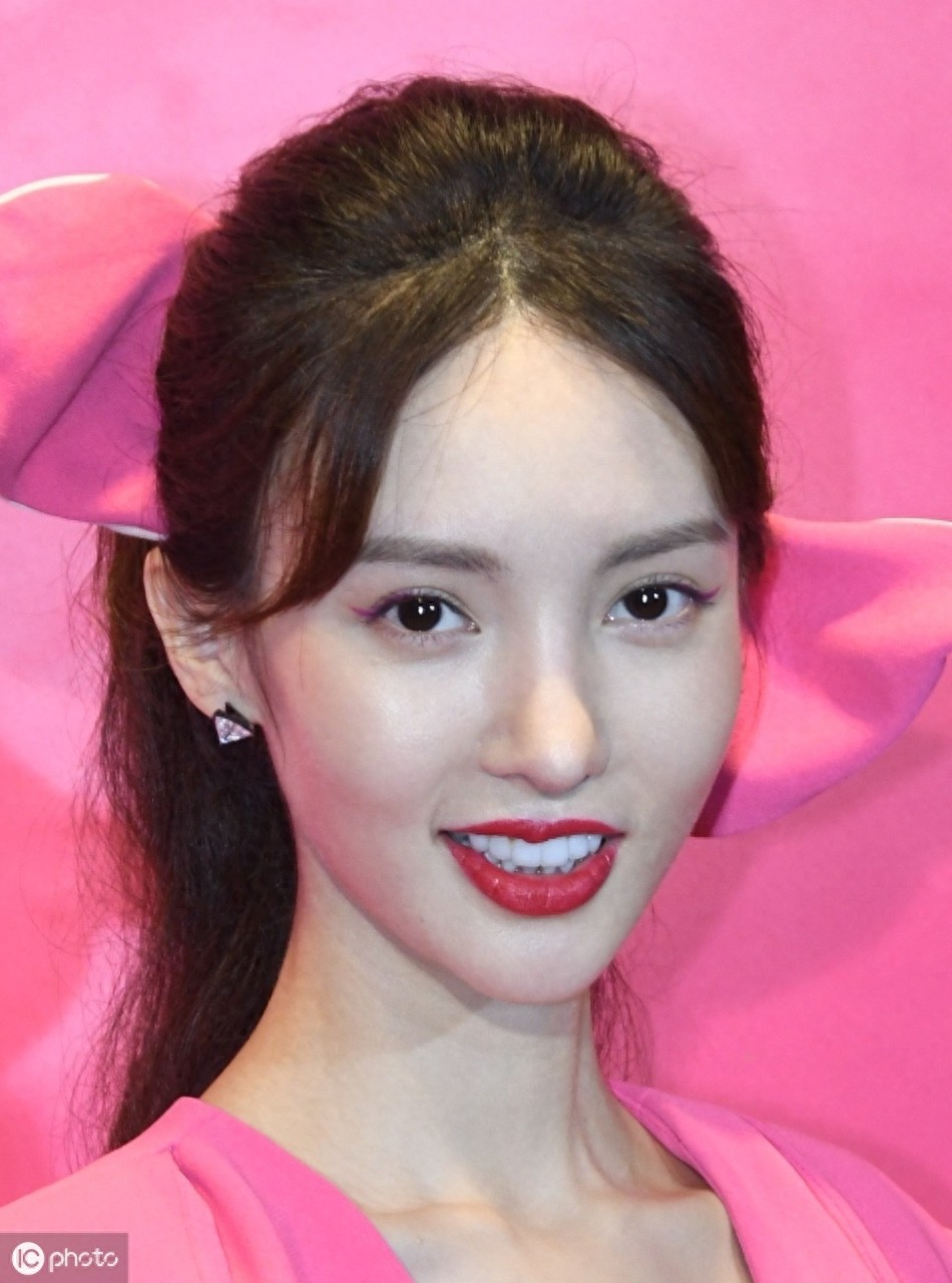 她有实力却一直不温不火，片约不少还是《舞动奇迹》冠军