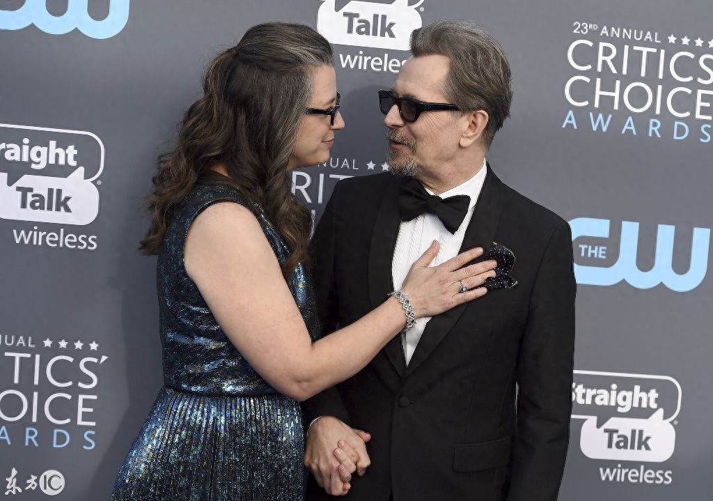 女大十八变！《摩登家庭》里的海莉如今长这个样子