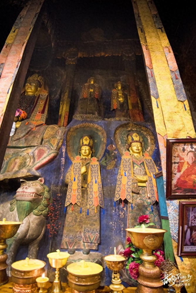 文成公主庙，因其悠久的历史文化，被当地人称为玉树高原洞天福地