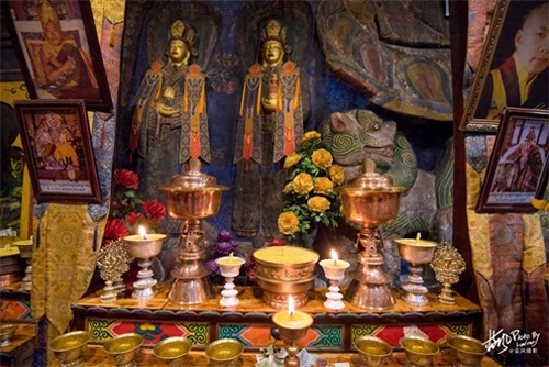 文成公主庙，因其悠久的历史文化，被当地人称为玉树高原洞天福地