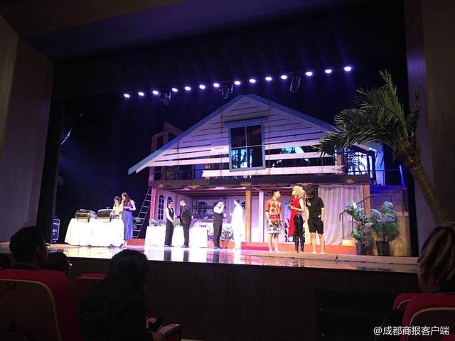 四川主持人罗小刚简历（成都名嘴罗小刚整容了）(2)