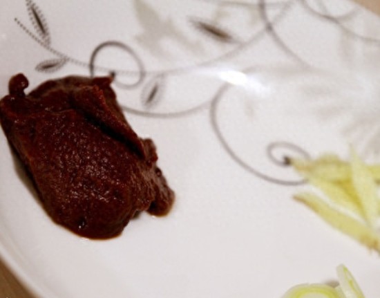 滋味美到心里，教您烹制酸甜可口的红焖大虾