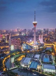 ​成都是中国四川省的省会城市，以其丰富的历史文化和美食而闻名。