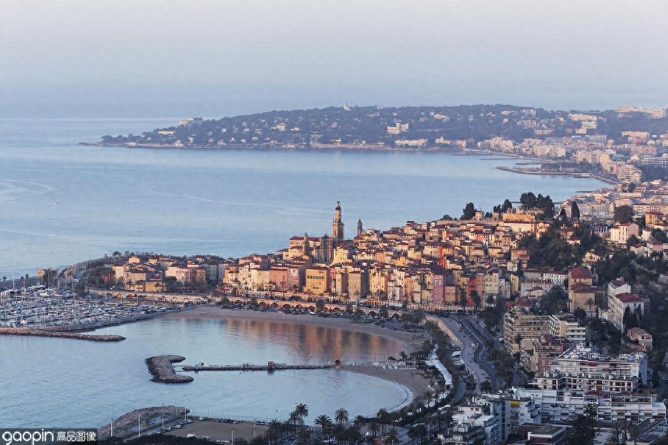 一个色彩明艳气味芬芳，鲜花和柠檬树点缀的小镇——法国芒顿小镇