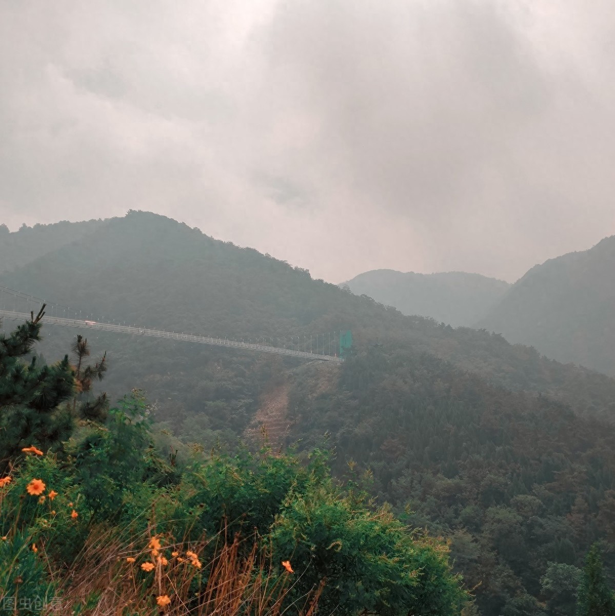 水帘峡位于山东省济南市的柳埠镇,占地面积6000余亩