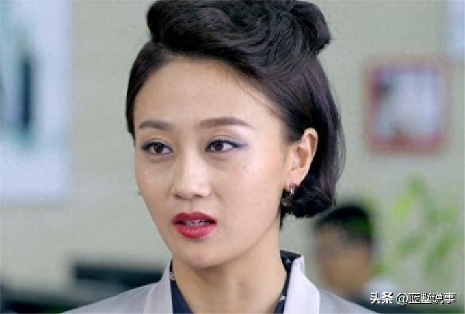 翟星月一组潮女生活照,你相信她是象牙山村美发的苏玉红吗?