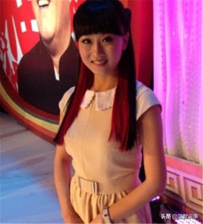 翟星月一组潮女生活照,你相信她是象牙山村美发的苏玉红吗?