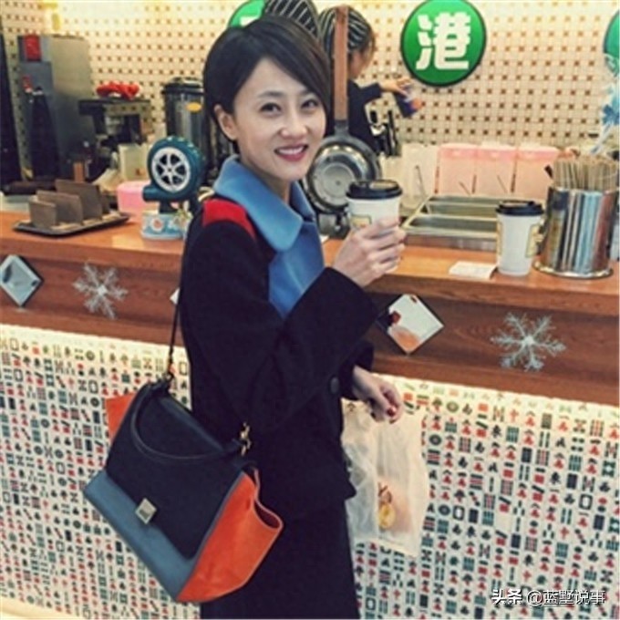 翟星月一组潮女生活照,你相信她是象牙山村美发的苏玉红吗?