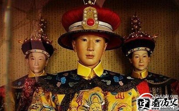 清穆宗载淳塑像