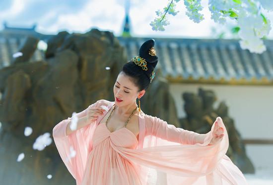 太子妃去世两年才下葬，丈夫因贪色仅做了一个月皇帝