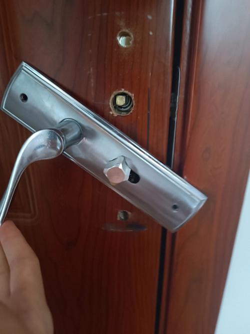 防盗门锁坏了怎么办(防盗门锁坏了的处理方法)