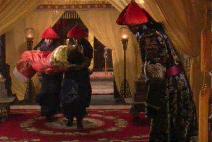 清朝妃子是怎么侍寝皇帝的？这一系列流程下来，妃子不容易